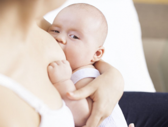 新研究发现母乳喂养的时长与母亲心脏健康有一定的关系